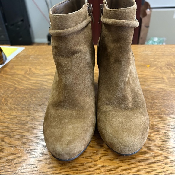 BELLA VITA Women’s Brown Chain Link Diaz Almond Block Heel Leather Booties 7.5M - Picture 5 of 10